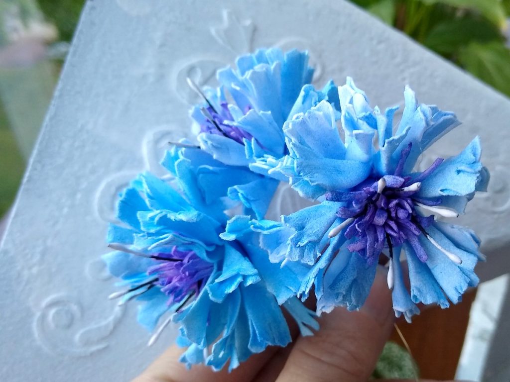 kwiatki z foamiranu chabry