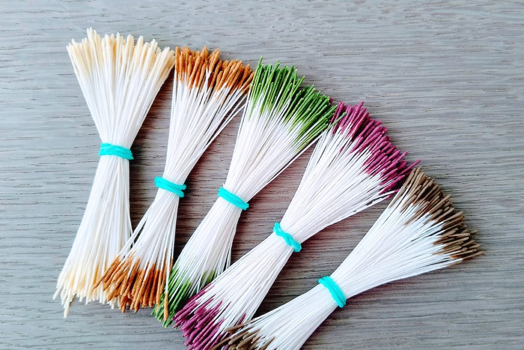 pręciki barwy ziemi