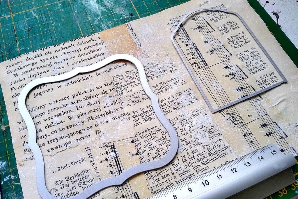 tło z resztek papierów